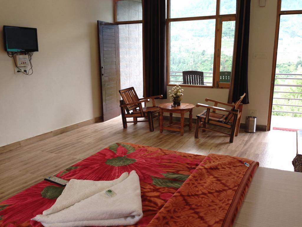 Akash Hills Hotel - Manali (Himachal Pradesh) — Photos 1